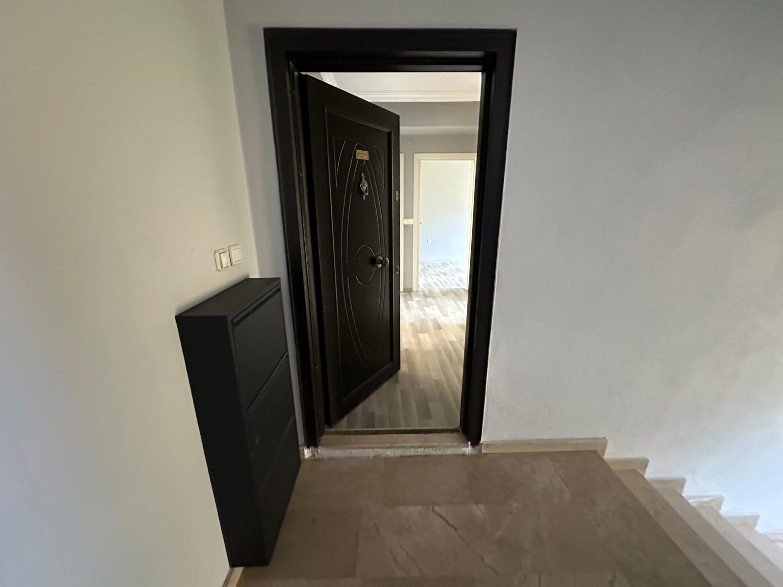 MABEL GAYRİMENKUL/VAKFIKEBİR YALIKÖY'DE SATILIK 2+1 ARAKAT DAİRE